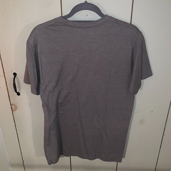 Men's Patagonia T-Shirt - Picture 2 of 2